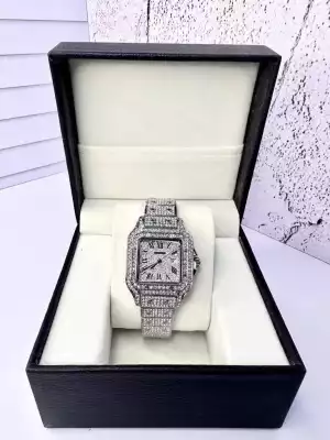 Часы женские наручные на браслете Cartier серебро с стразами